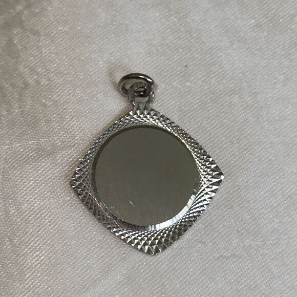 Vintage Lamode sterling silver diamond shaped pendant - Picture 1 of 4